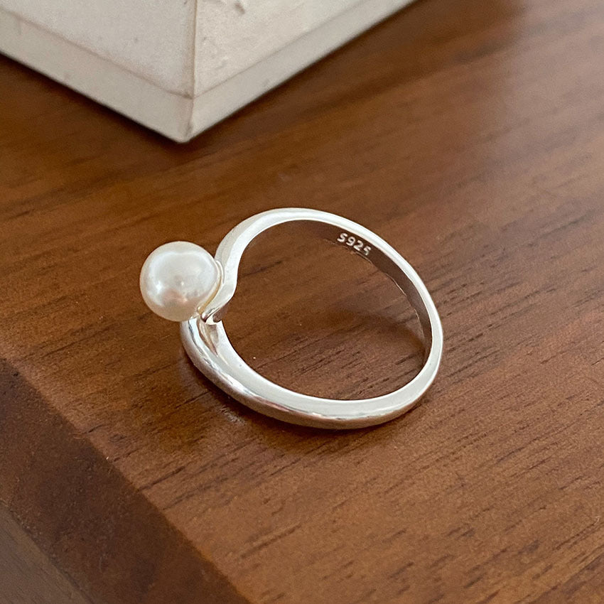 Adjustable Minimalist Pearl Ring