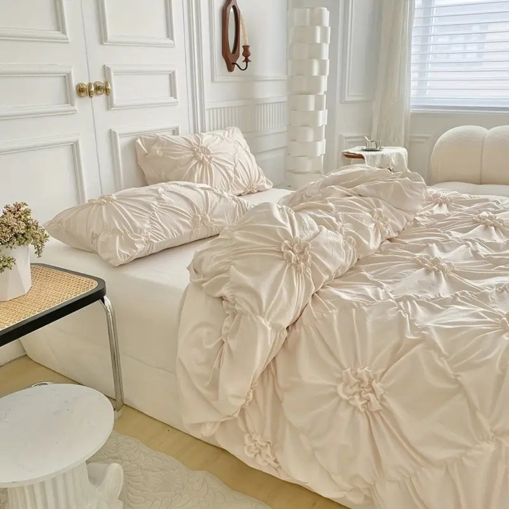 Stylish Quilts Bedding Set with Floral Touch