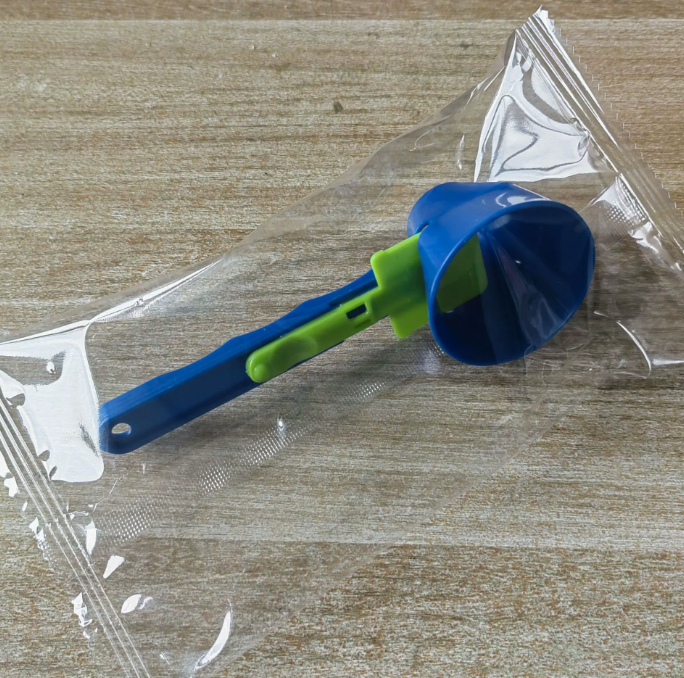 Adjustable Measuring Scoop Funnel for Protein Powder, Coffee & Dry Ingredients