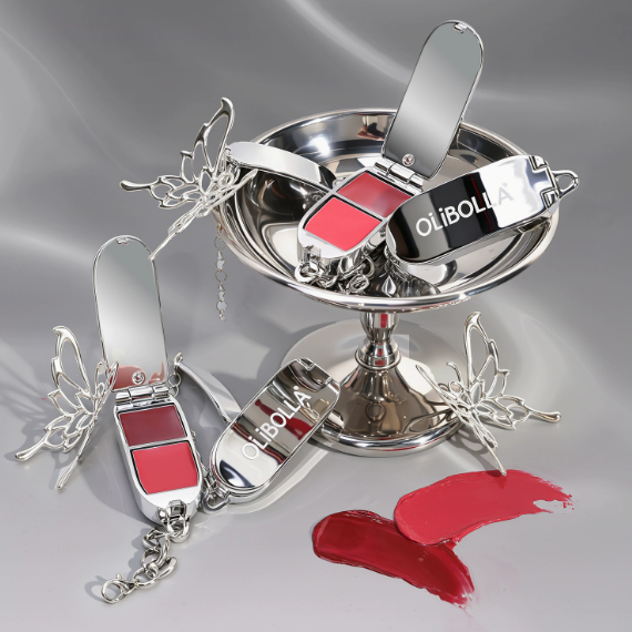 2-in-1 Lip Gloss Bracelet Set, High-Shine Lip Balm Palette with Removable Charm